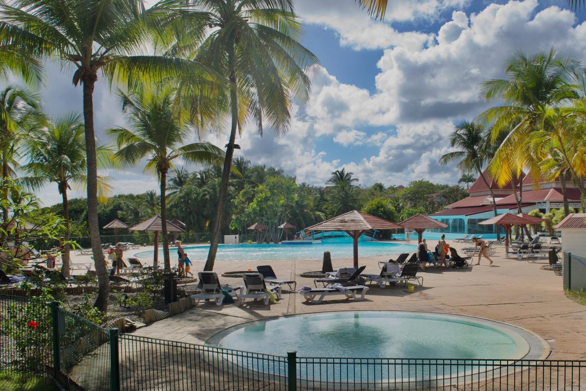 Studio Olia A P&V - Plages, Piscines Et Vue Mer! Sainte-Anne  Extérieur photo